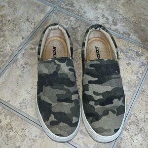 Camouflage shoes